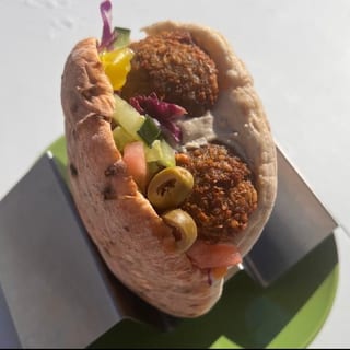 Falafel pita